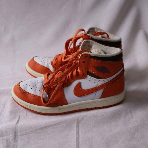 Nike Air Jordan 1 Mid GS Youth Size 1.5Y Orange White Basketball Sneakers - Picture 4 of 8